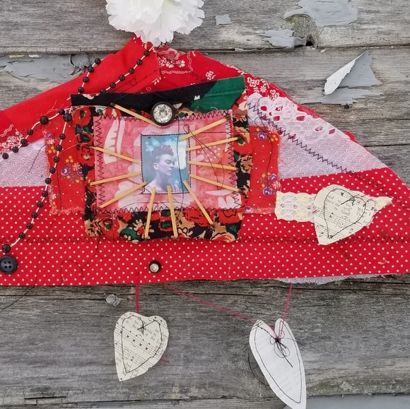 Frida Kahlo Textile Art Shrine Wall hanging - Picture 4 of 4